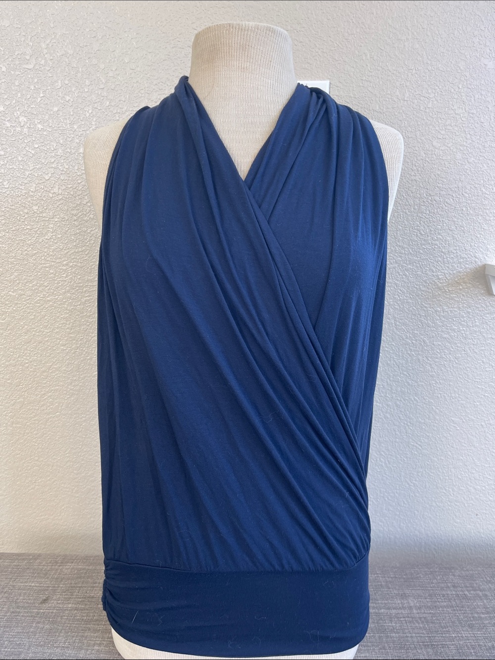 Amour Vert Deep Navy Gathered V-Neck Top